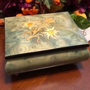 Made in Italy wood inlay Music Box
